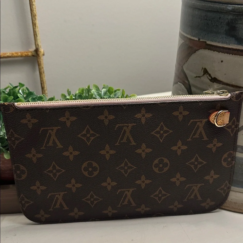 Nwots Authentic Louis Vuitton Neverful Large Pouch Clutch - Picture 2 of 9